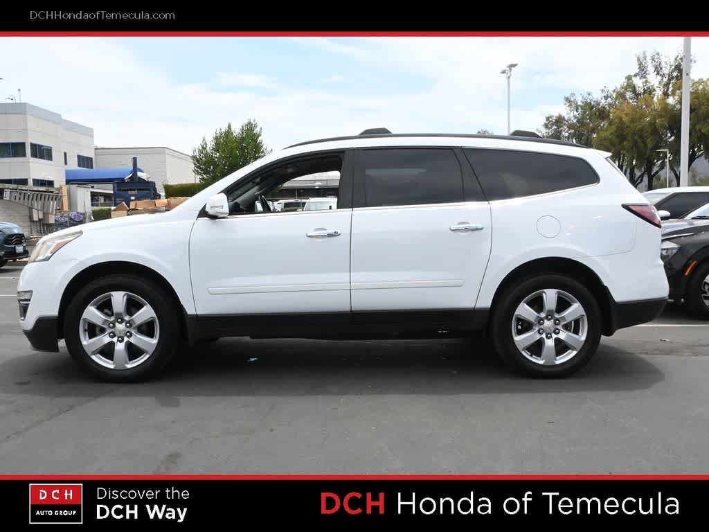 Used 2017 Chevrolet Traverse LT w/ Style and Technology Package FWD image 4