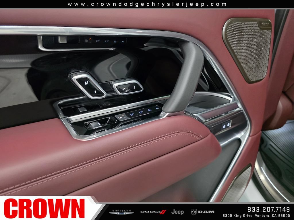 Used 2025 Land Rover Range Rover Autobiography AWD/4WD image 21