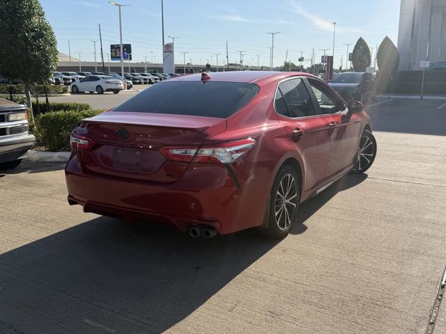 Used 2020 Toyota Camry SE w/ Convenience Package FWD image 5