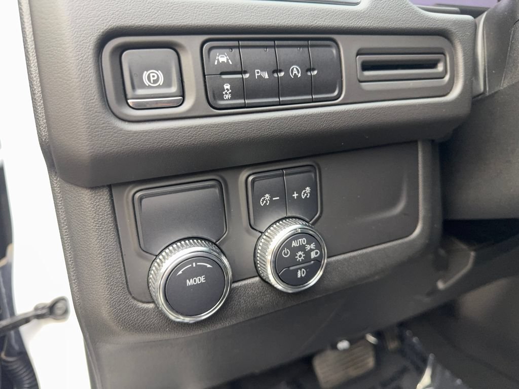 Used 2024 GMC Yukon SLT RWD image 60