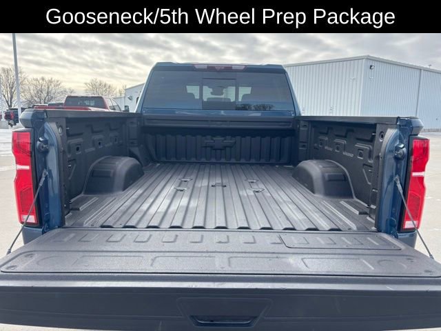 Used 2025 Chevrolet Silverado 2500 LTZ w/ LTZ Premium Package image 6