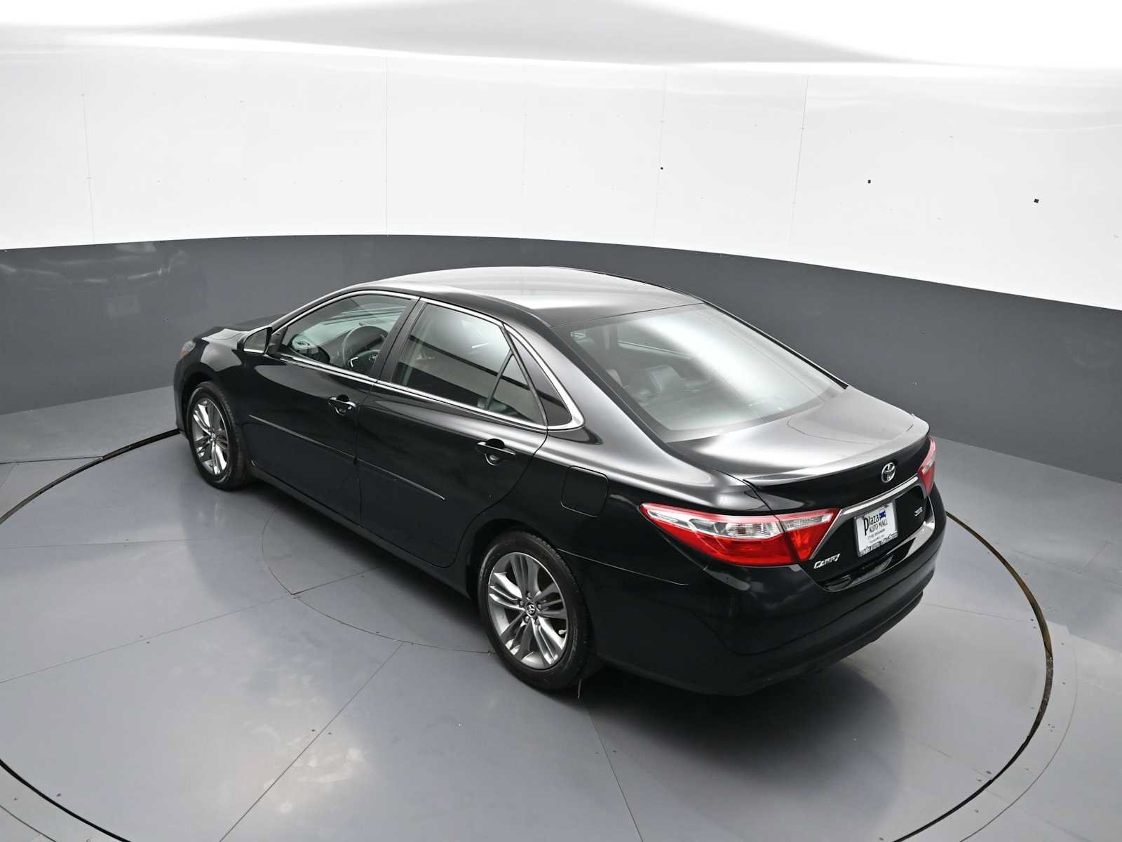 Used 2016 Toyota Camry SE w/ Protection Package (Q2) FWD image 38