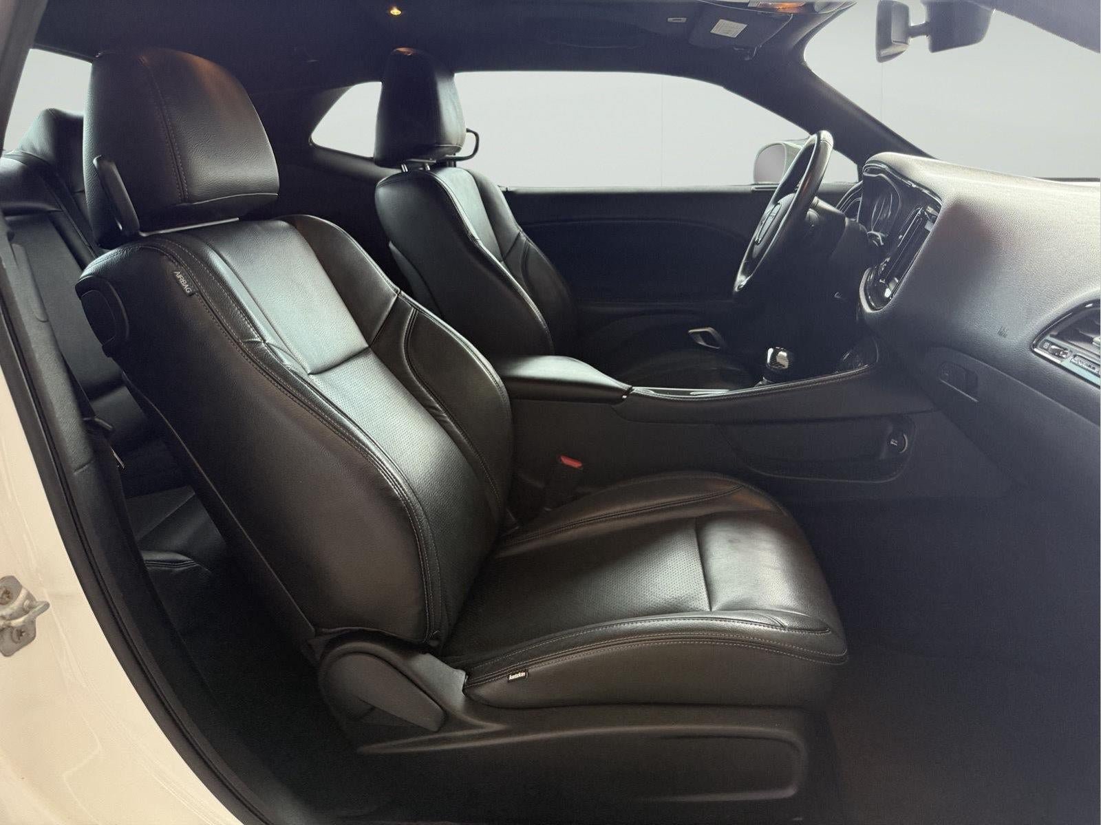 Used 2018 Dodge Challenger SXT RWD image 18