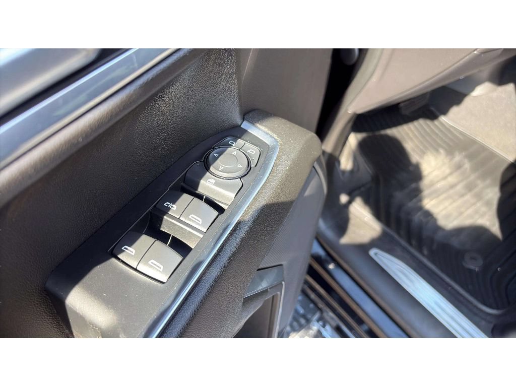 Used 2023 Chevrolet Silverado 1500 LT AWD/4WD image 15