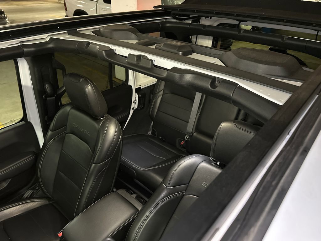 Used 2022 Jeep Wrangler Unlimited Sahara w/ Cold Weather Group AWD/4WD image 29