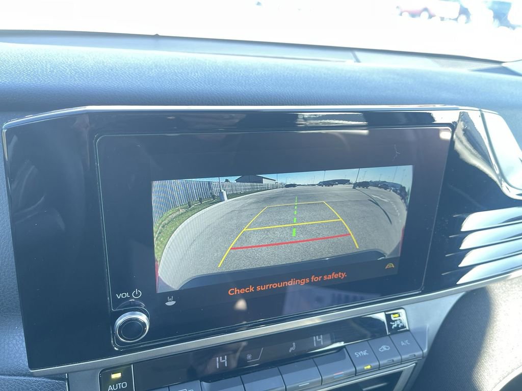 Used 2025 Toyota Camry LE w/ Convenience Package image 27