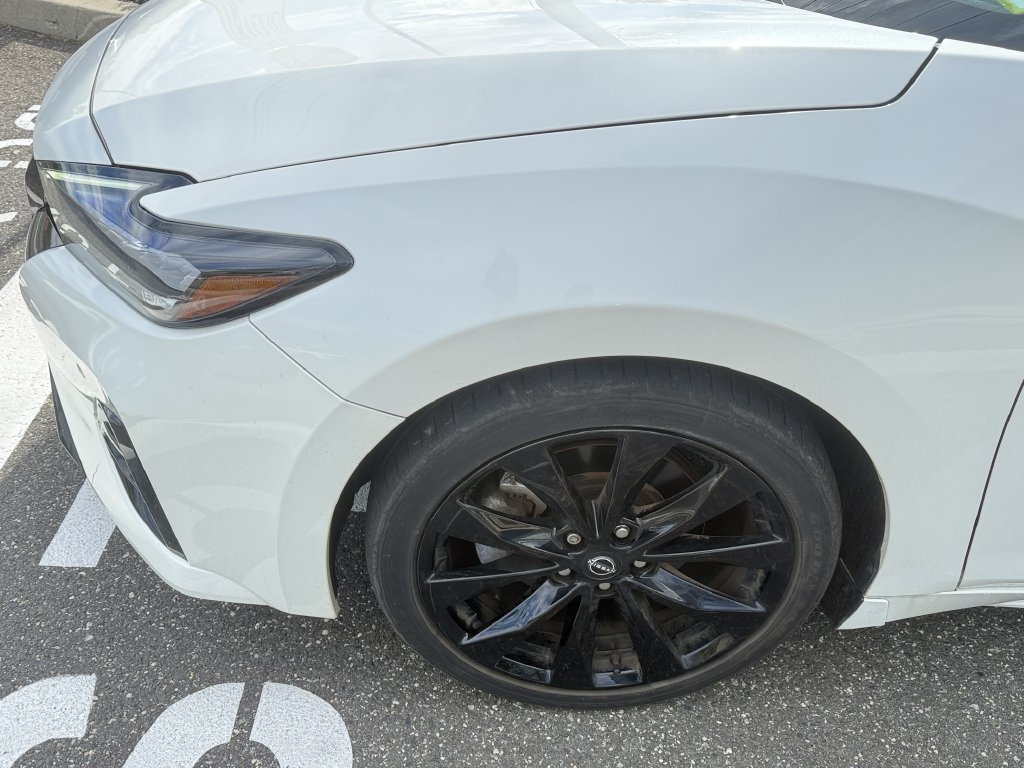 Certified 2023 Nissan Maxima SR w/ Sport Mat Group FWD image 7