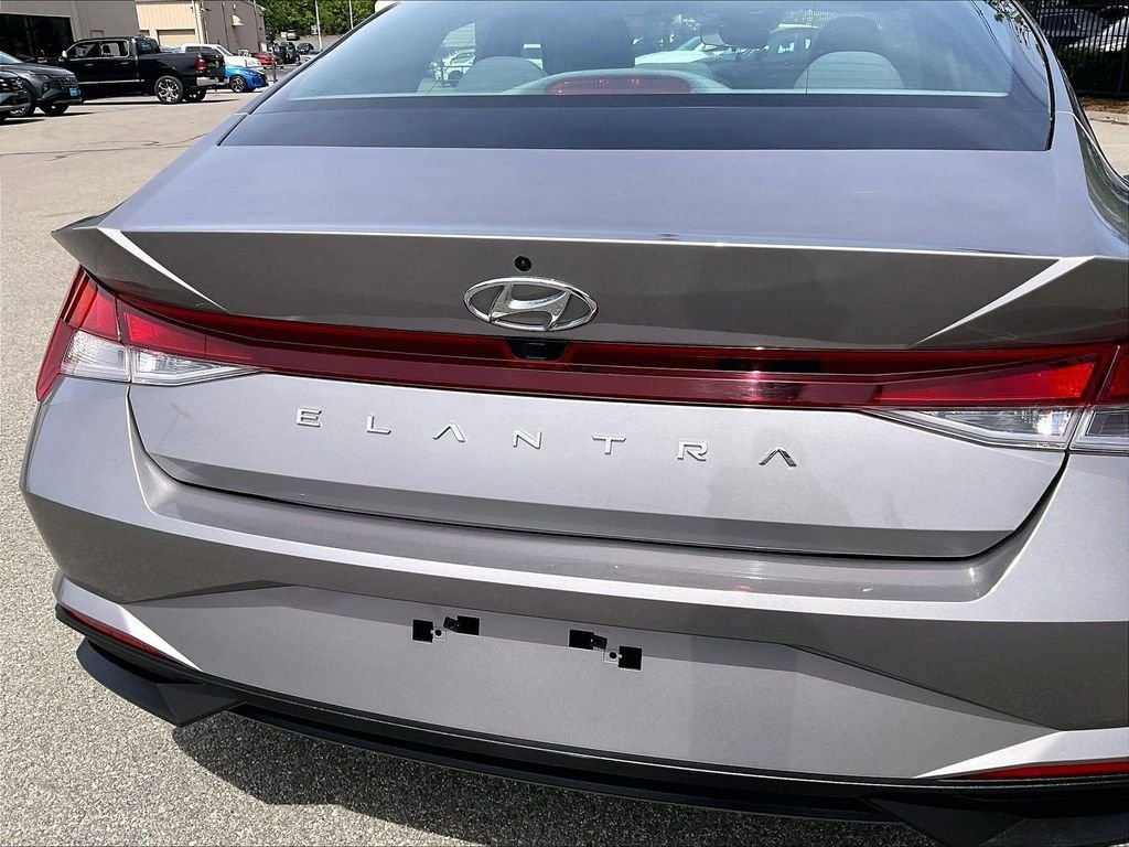 Used 2023 Hyundai Elantra SEL w/ Convenience Package FWD image 28