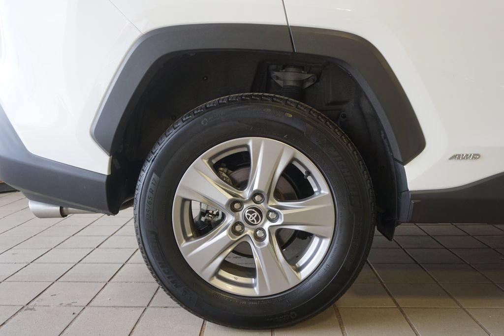 Certified 2025 Toyota RAV4 LE AWD/4WD image 30