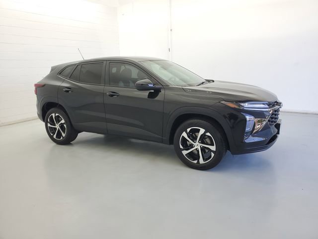 Used 2024 Chevrolet Trax RS FWD image 4