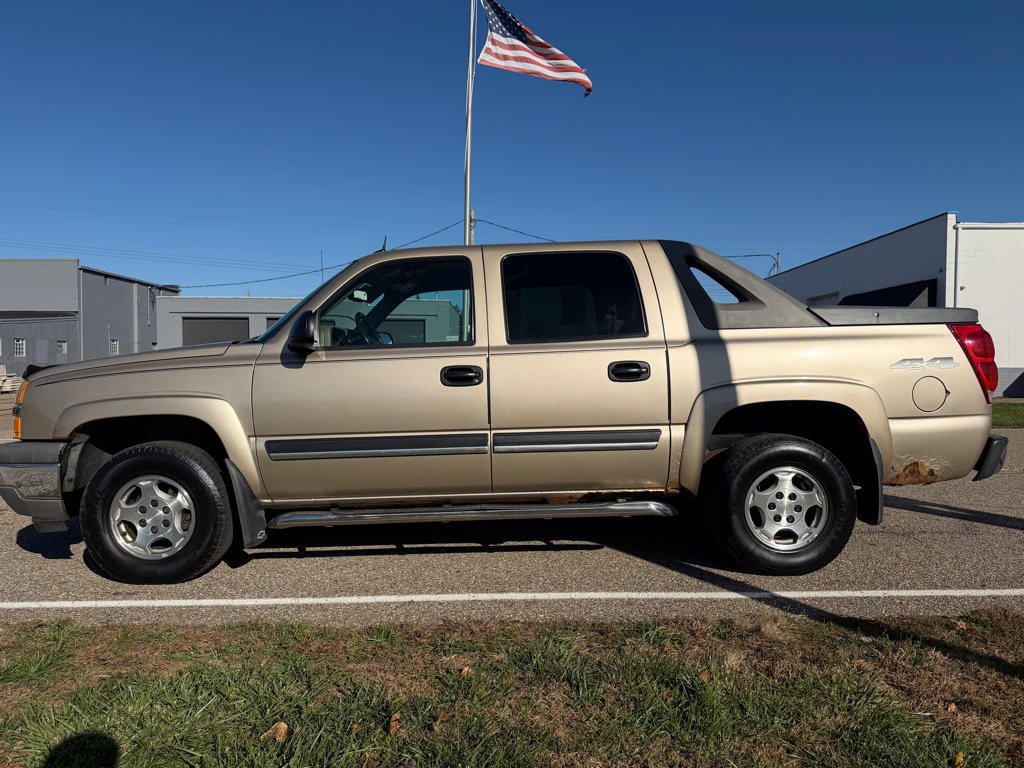 Used 2005 Chevrolet Avalanche LS w/ Onstar Plus Package image 8