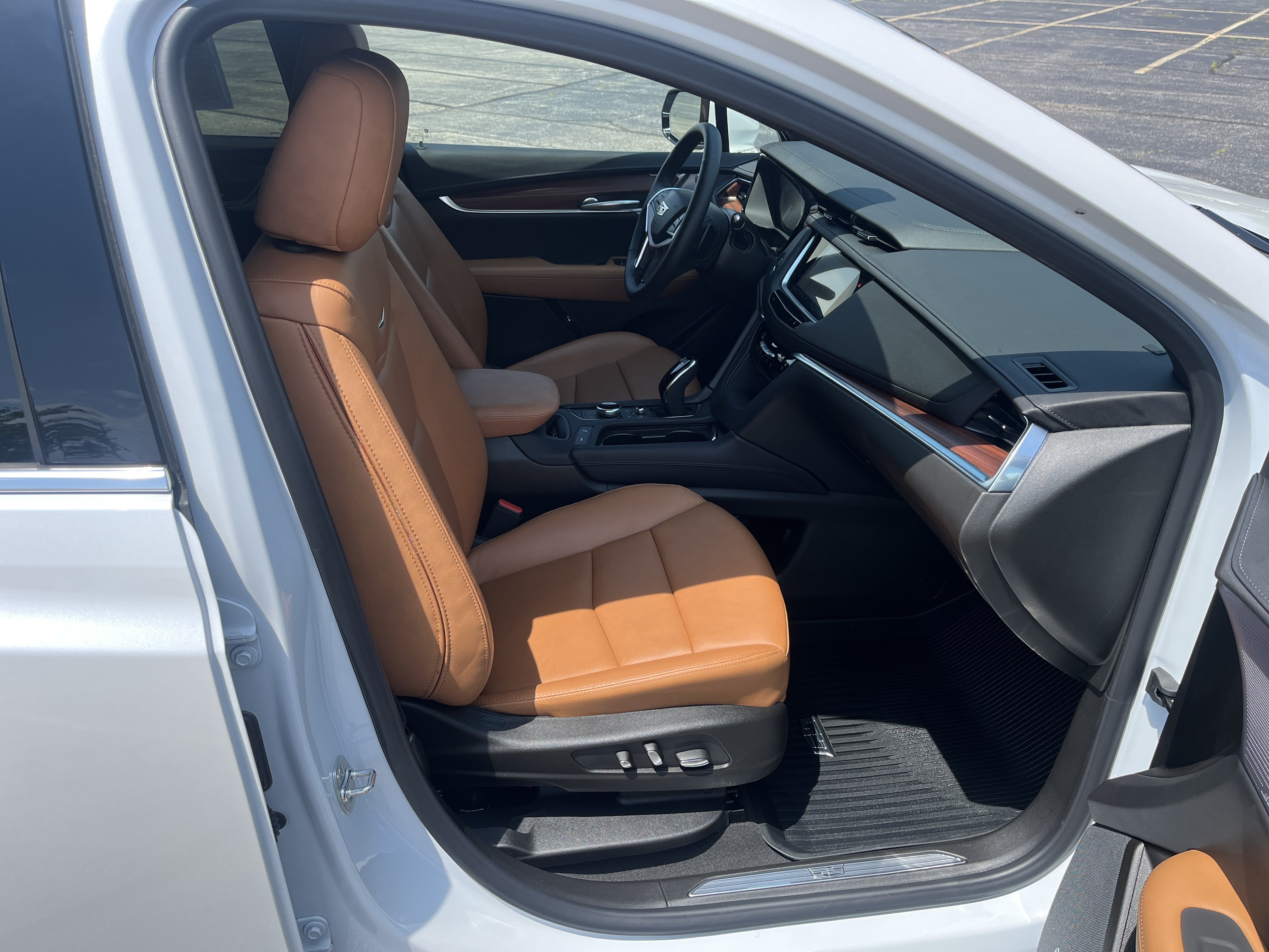 Used 2026 Cadillac XT5 Premium Luxury w/ Driver Assist Package AWD/4WD image 17
