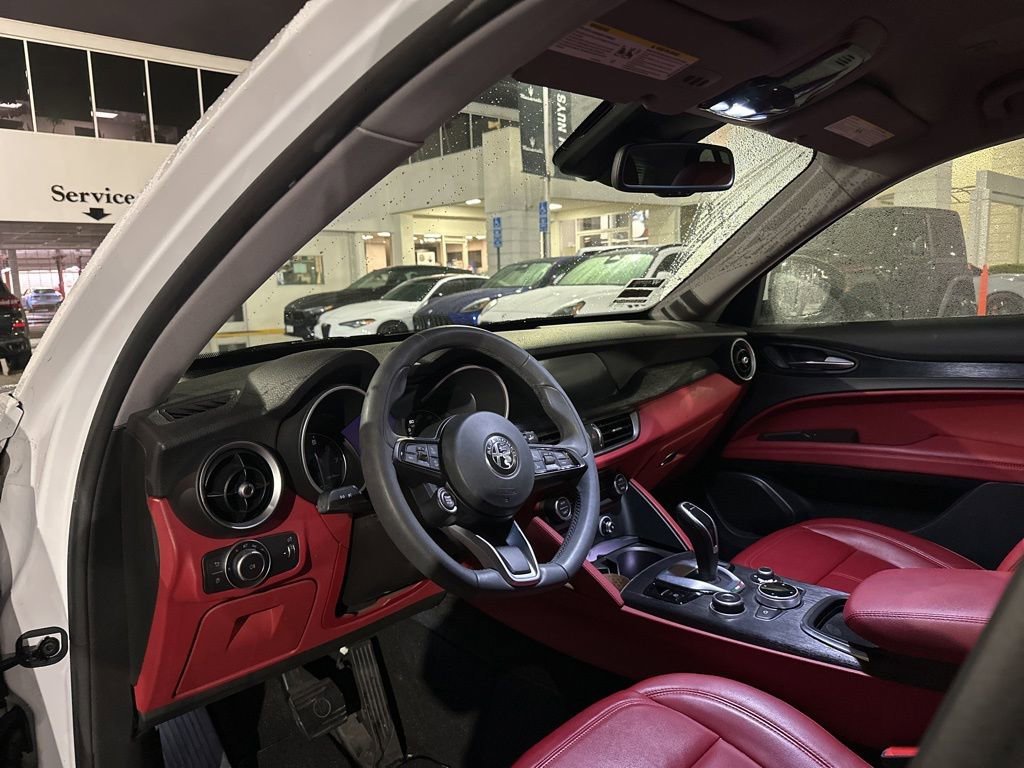 Used 2020 Alfa Romeo Stelvio Base image 6