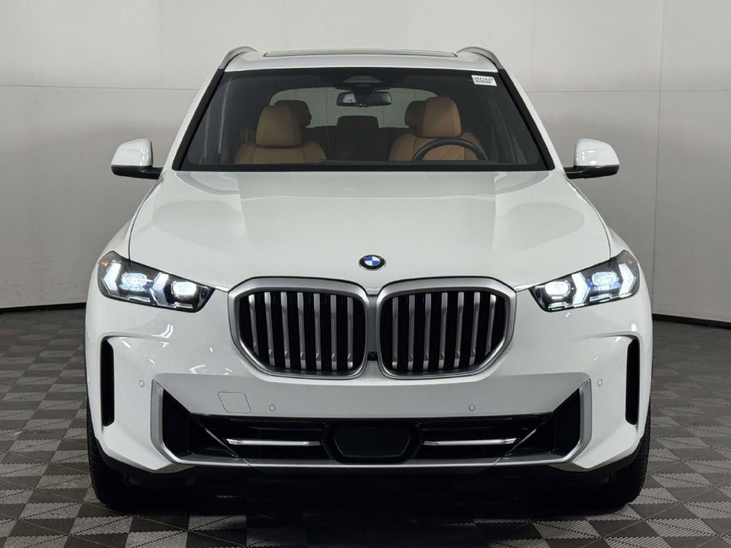 Used 2025 BMW X5 xDrive40i w/ Parking Assistance Package AWD/4WD image 6