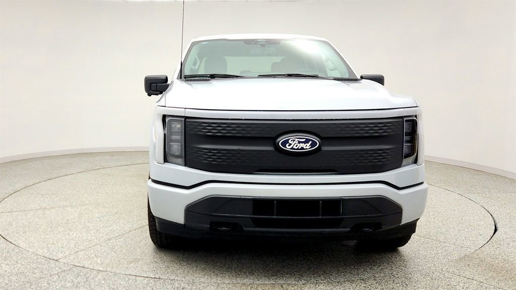 Used 2025 Ford F150 Lightning XLT AWD/4WD image 2