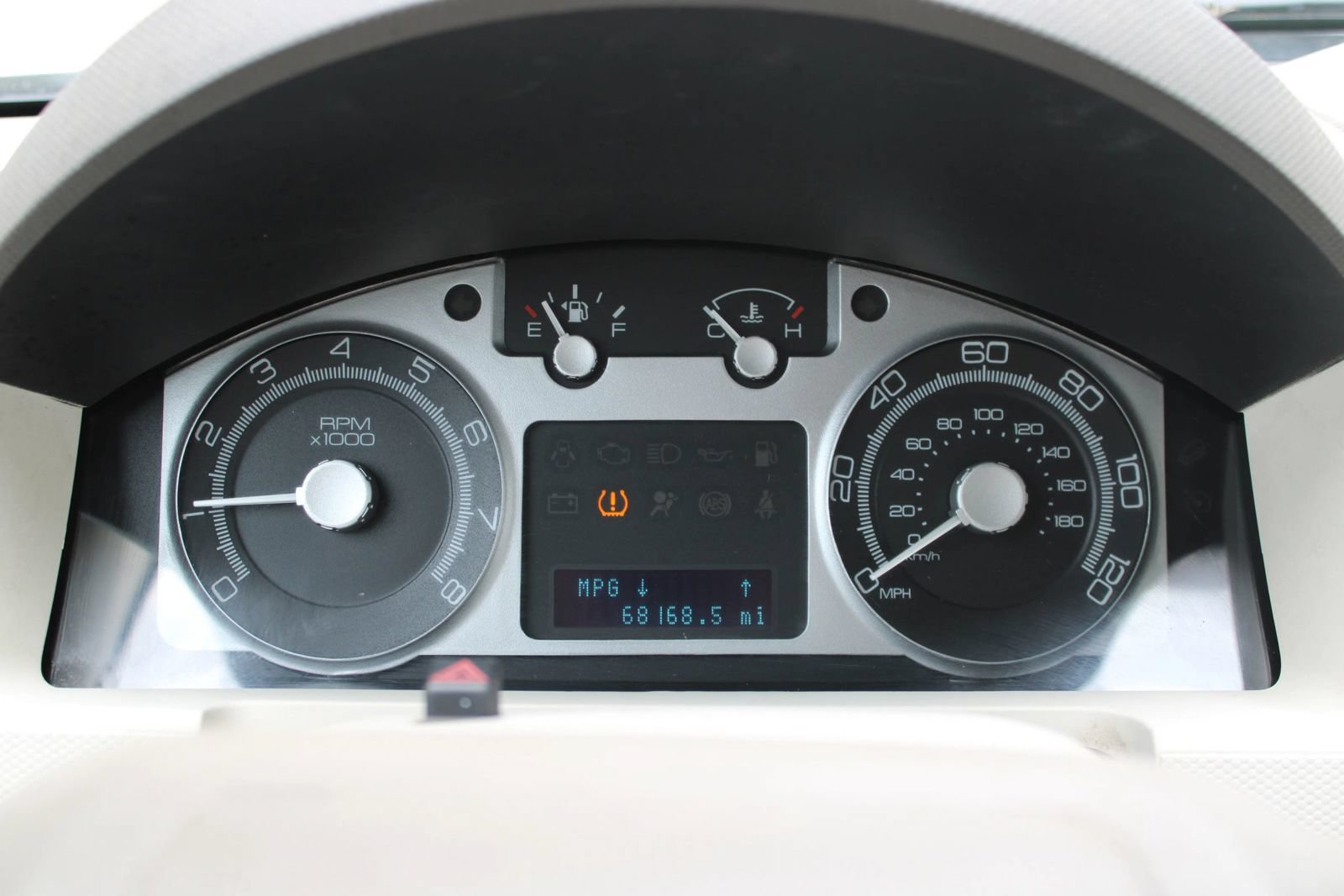 Used 2009 Mercury Mariner Premier FWD image 12