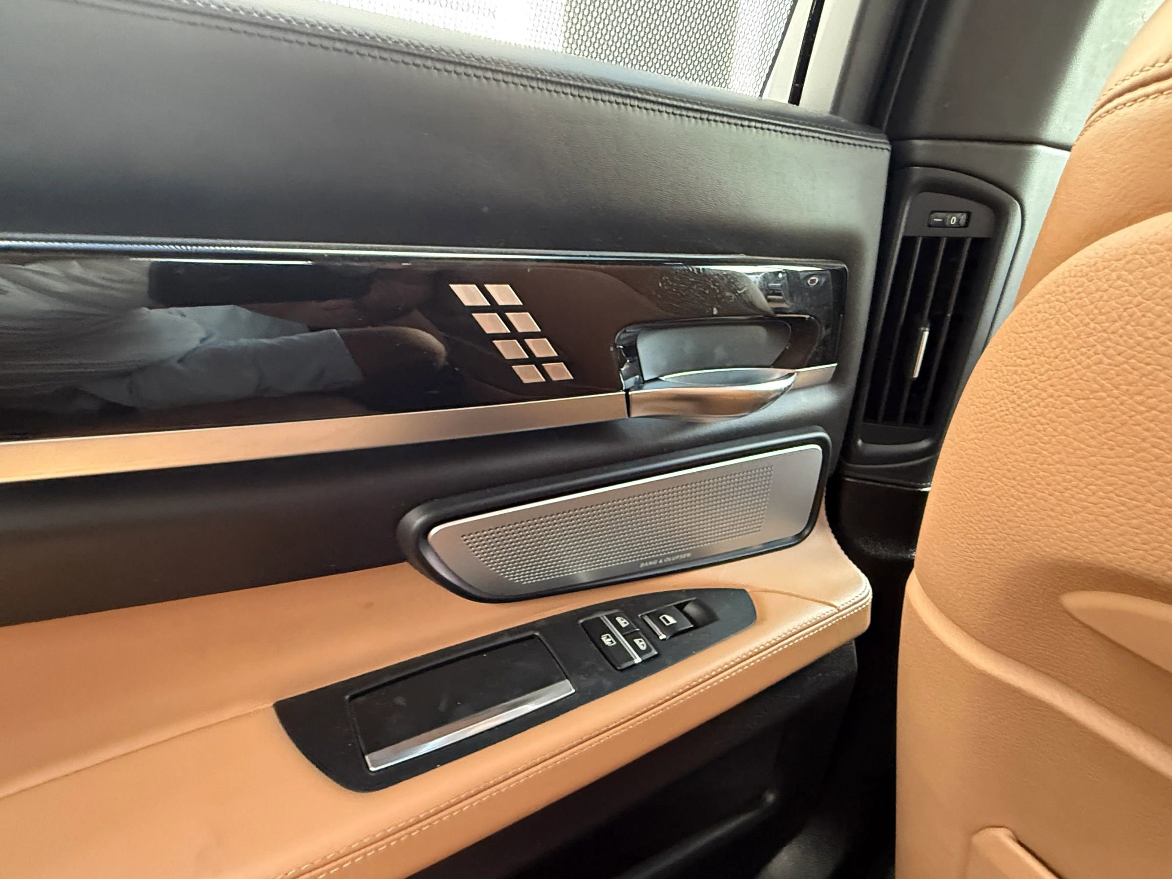 Used 2013 BMW ALPINA B7 xDrive image 34