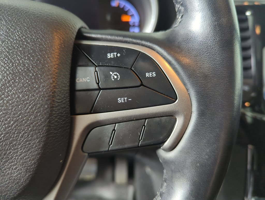 Used 2021 Jeep Grand Cherokee Laredo X RWD image 28