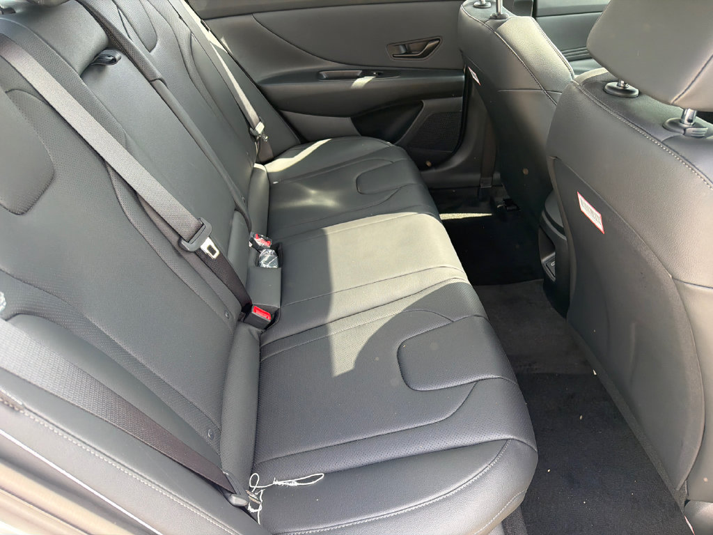 New 2026 Hyundai Elantra SEL Sport FWD image 16