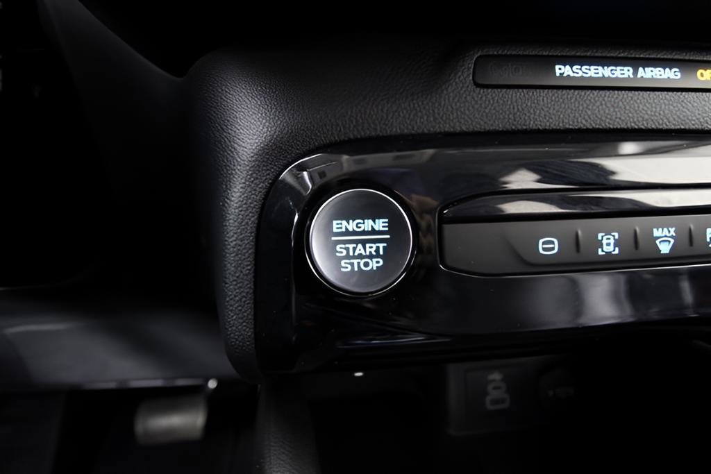 Used 2024 Ford Escape SE image 29