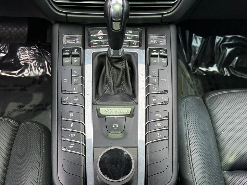 Used 2020 Porsche Macan Turbo AWD/4WD image 15