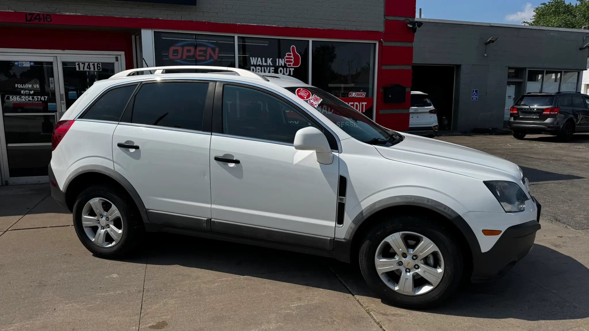Used 2015 Chevrolet Captiva Sport LS FWD image 3