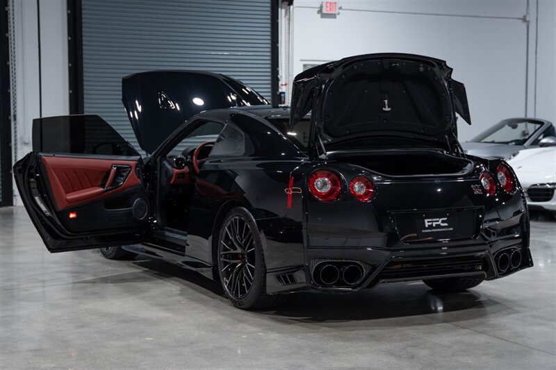 Used 2021 Nissan GT-R Premium AWD/4WD image 33