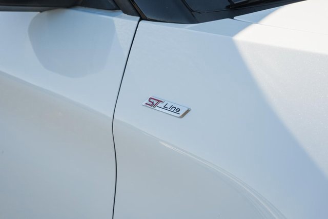 Used 2025 Ford Explorer ST-Line w/ ST-Line Street Pack image 16