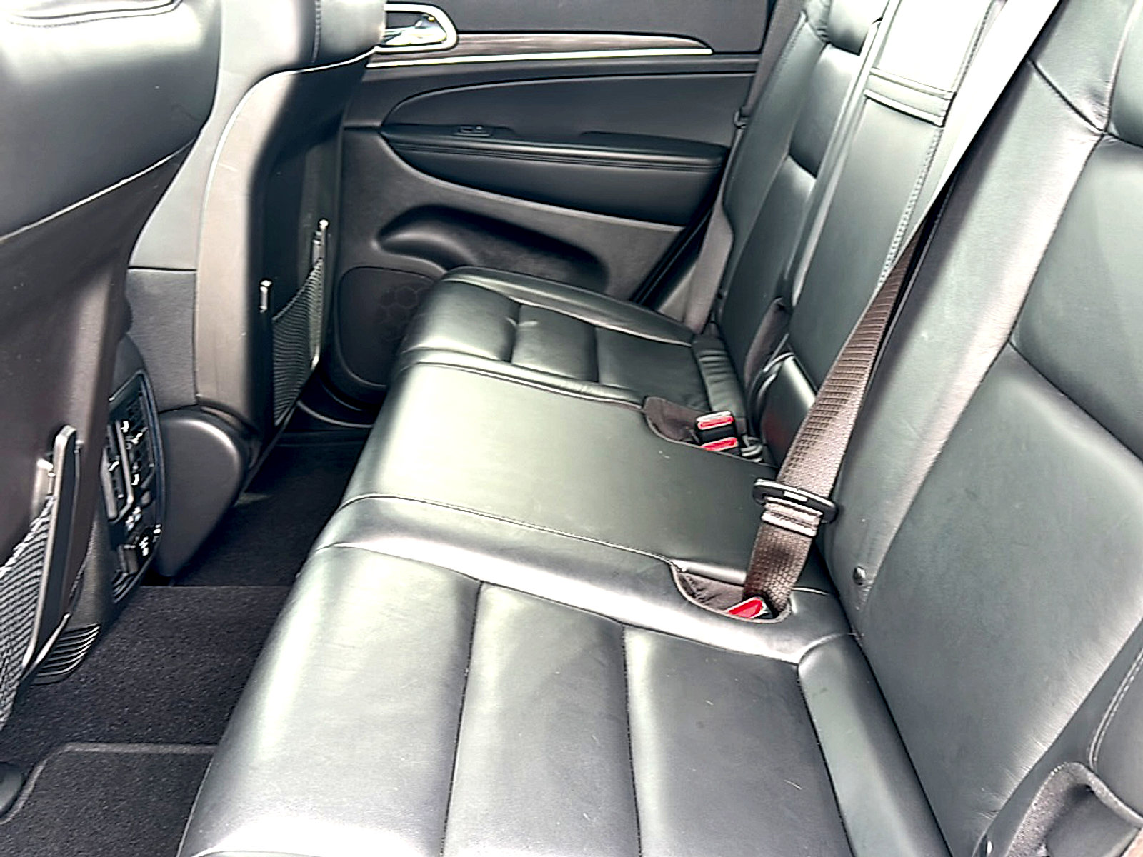 Used 2021 Jeep Grand Cherokee Limited image 19