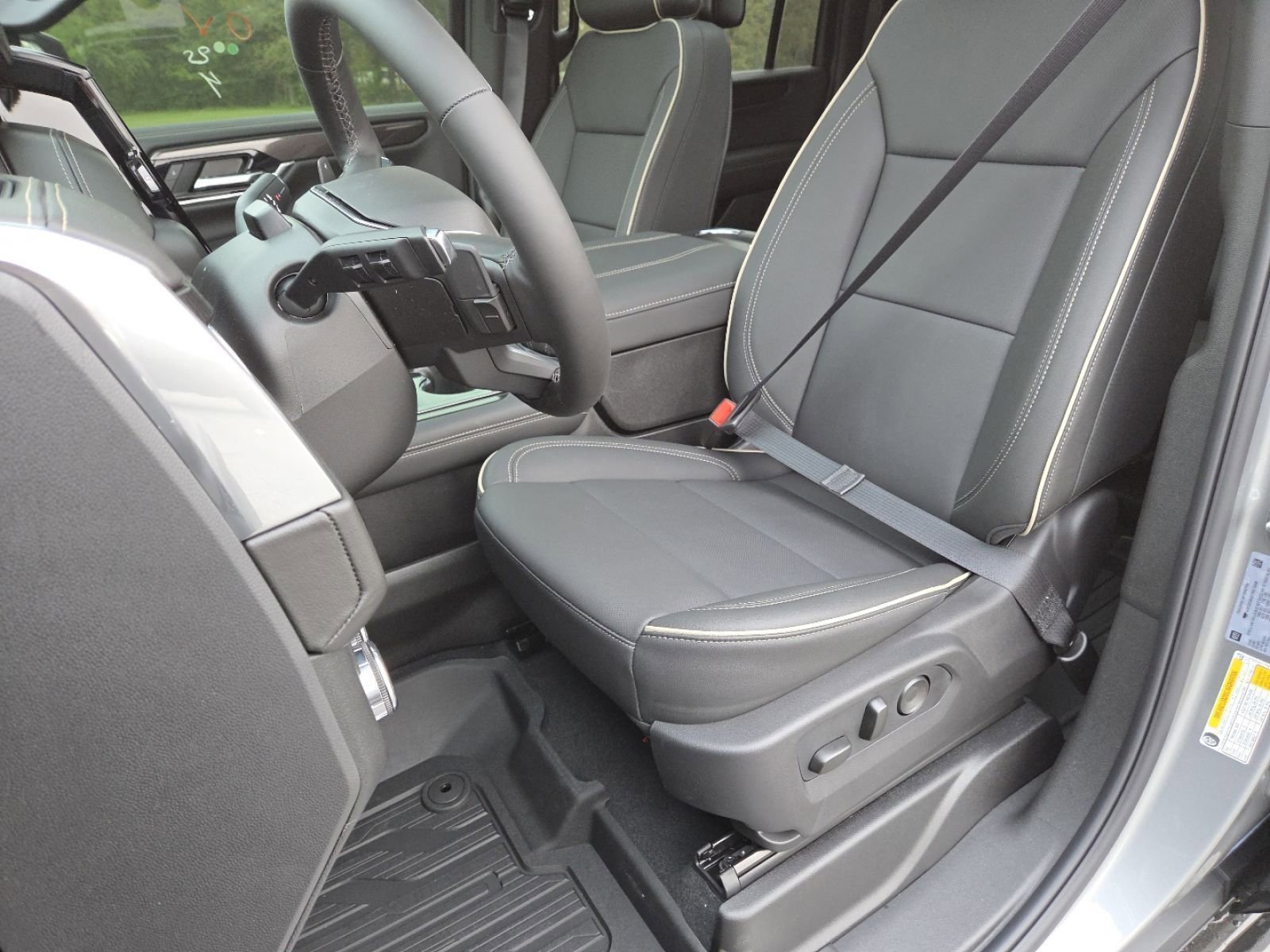 New 2026 GMC Yukon XL Elevation image 35