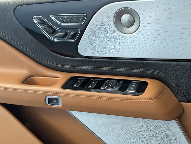 Used 2024 Lincoln Aviator Black Label AWD/4WD image 26