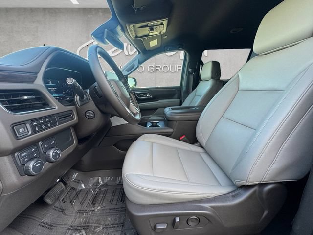 Used 2024 Chevrolet Suburban Z71 w/ Luxury Package AWD/4WD image 19