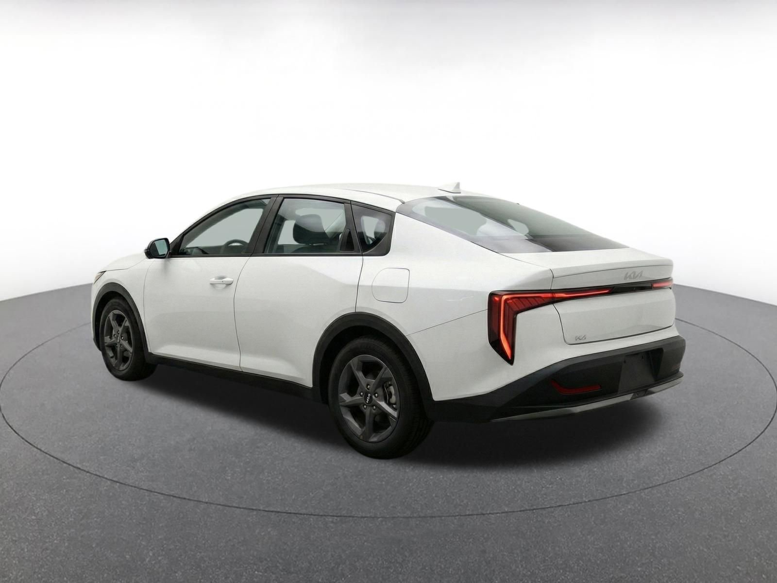 Used 2025 Kia K4 FWD image 6