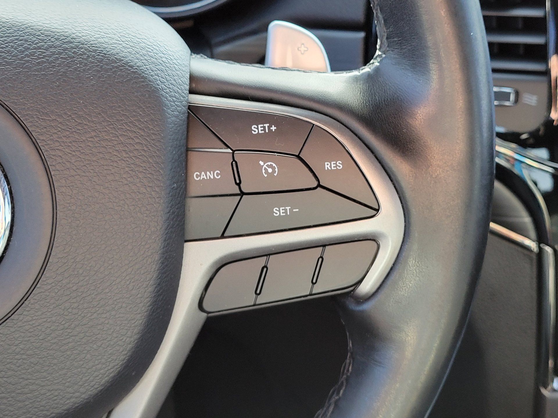 Used 2020 Jeep Grand Cherokee Limited X image 24