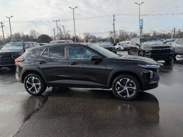 Used 2024 Chevrolet Trax RS FWD image 9