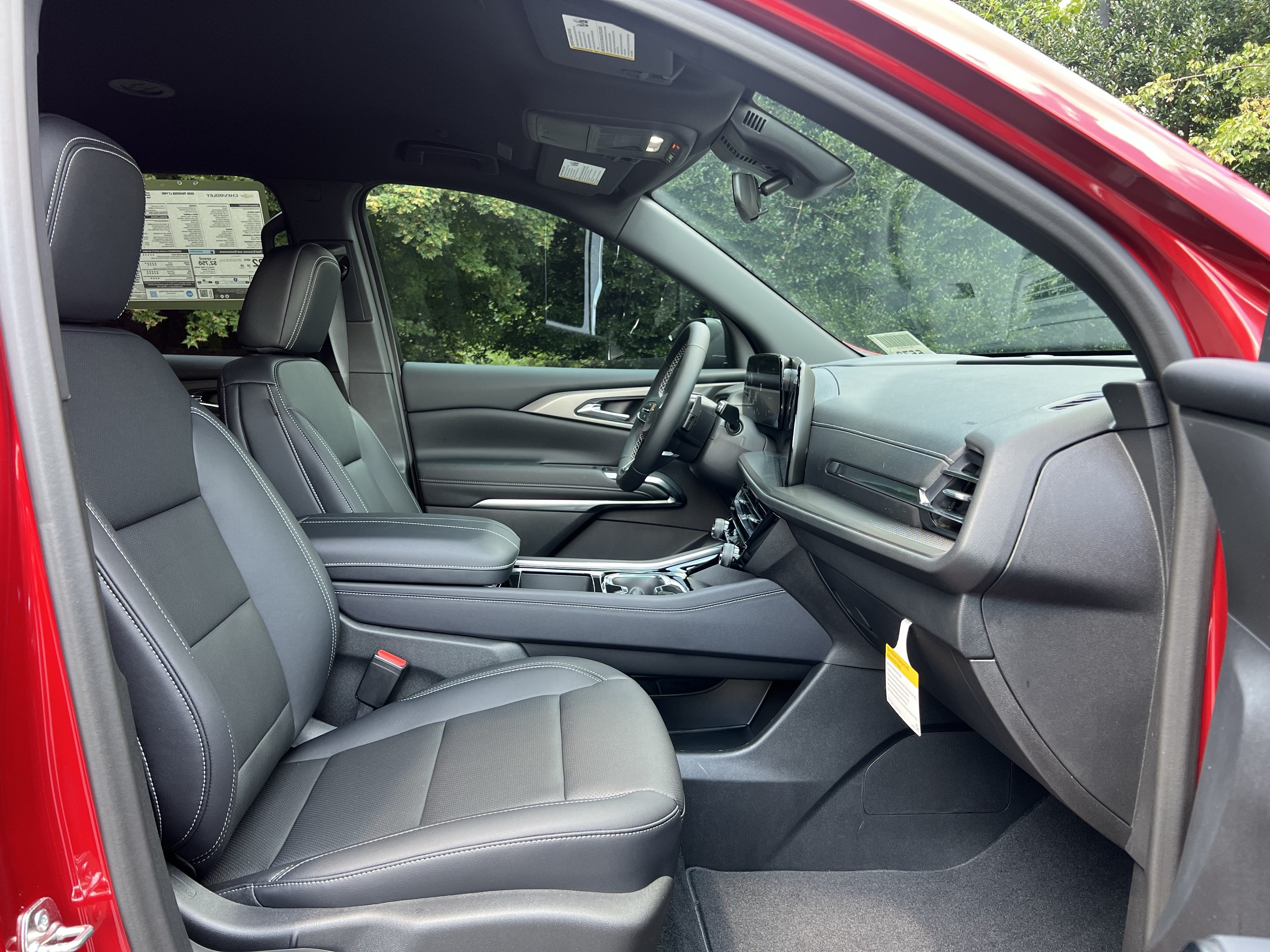 New 2026 Chevrolet Traverse LT FWD image 32