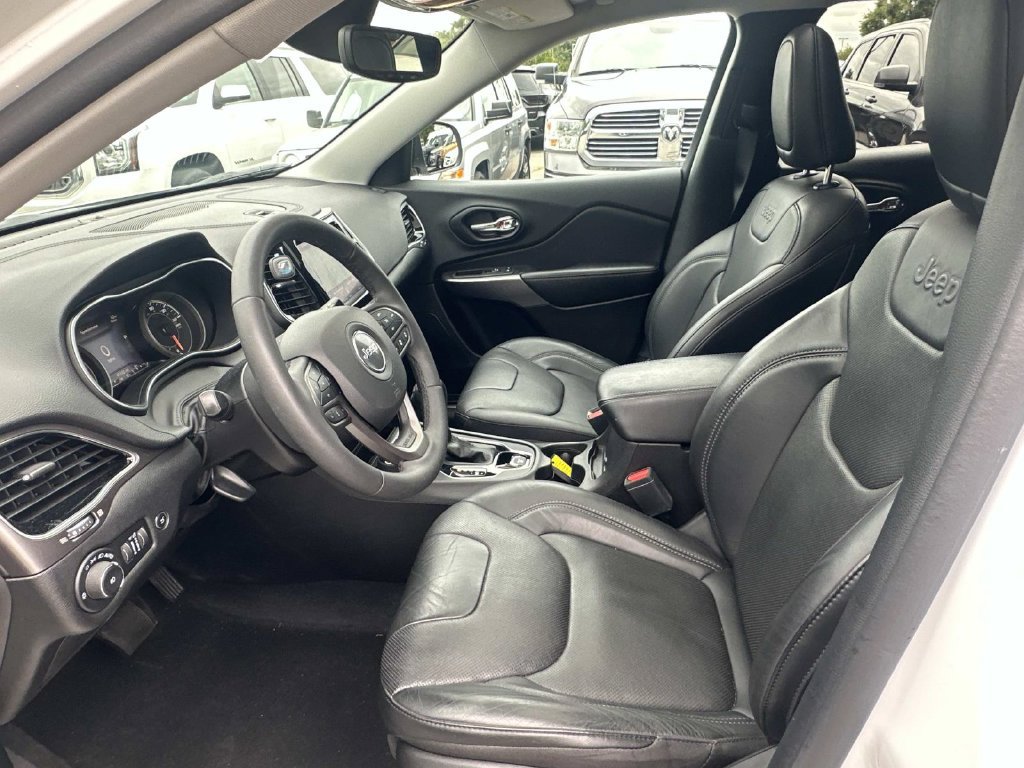 Used 2021 Jeep Cherokee Limited w/ Elite Package AWD/4WD image 17