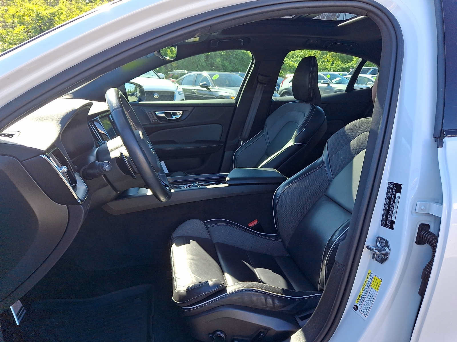 Used 2019 Volvo S60 T6 R-Design AWD/4WD image 14