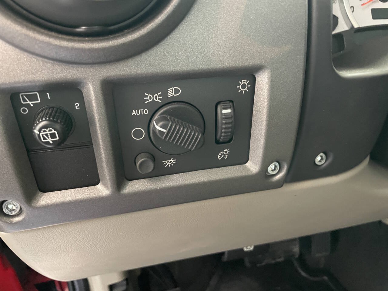 Used 2004 HUMMER H2 AWD/4WD image 14