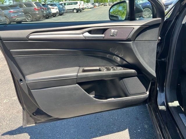 Used 2020 Ford Fusion Titanium AWD/4WD image 29