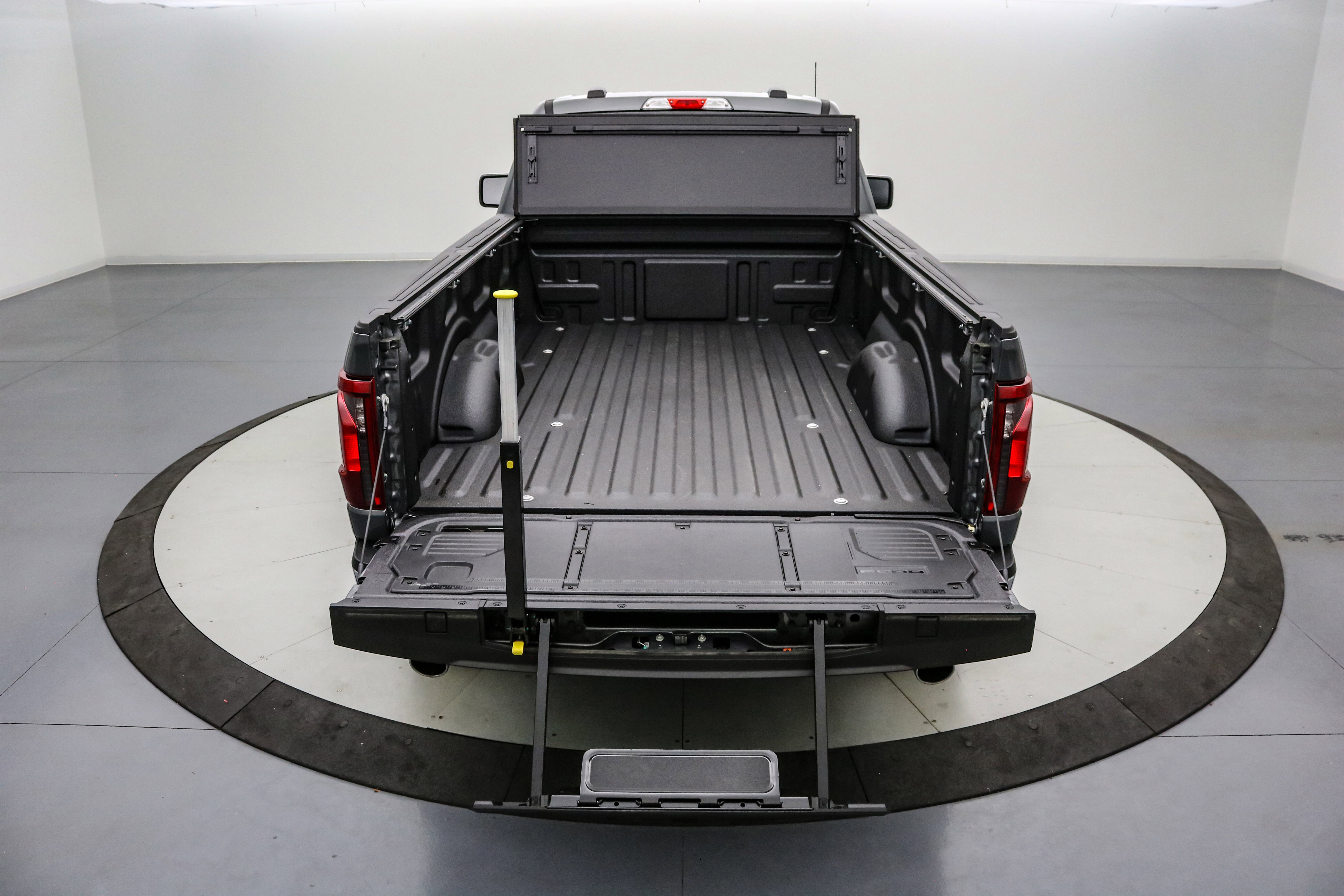 New 2025 Ford F150 XL w/ Equipment Group 103A High image 7