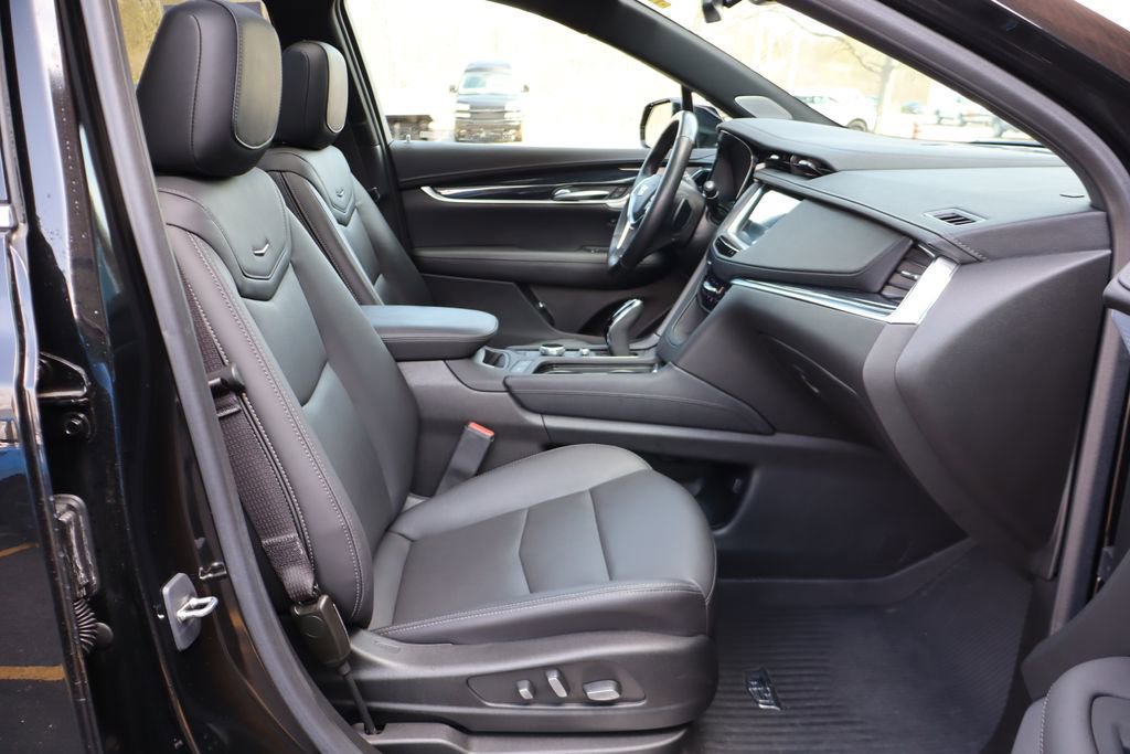 Used 2024 Cadillac XT5 Premium Luxury w/ LPO, Floor Liner Package AWD/4WD image 47
