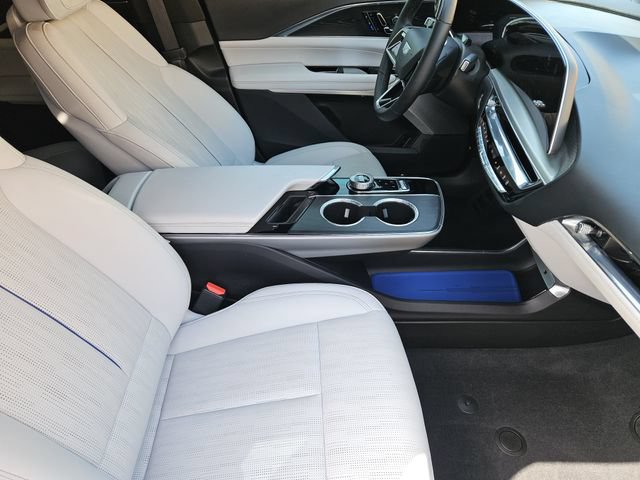 Used 2024 Cadillac Lyriq Luxury w/ LPO, Floor Liner Package AWD/4WD image 16
