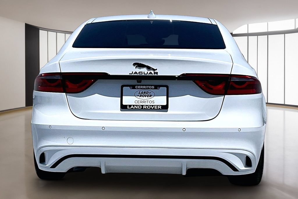 Used 2024 Jaguar XF R-Dynamic SE AWD/4WD image 5