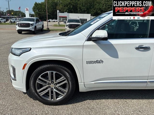 Used 2023 Chevrolet Traverse High Country FWD video 2