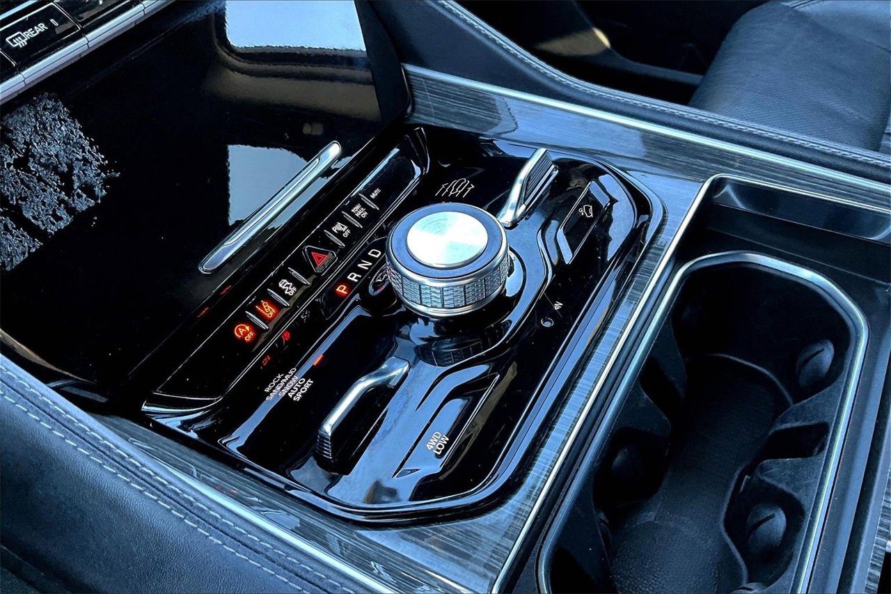 Used 2022 Jeep Wagoneer Series III image 29