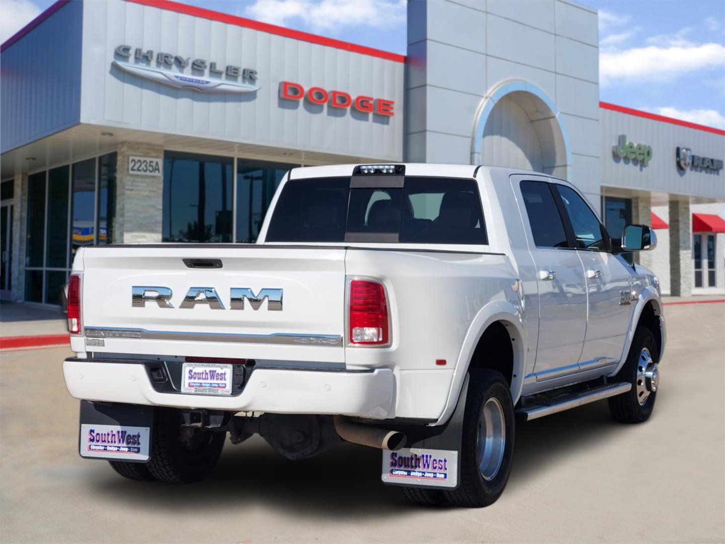 Used 2017 RAM 3500 Laramie Longhorn AWD/4WD image 5