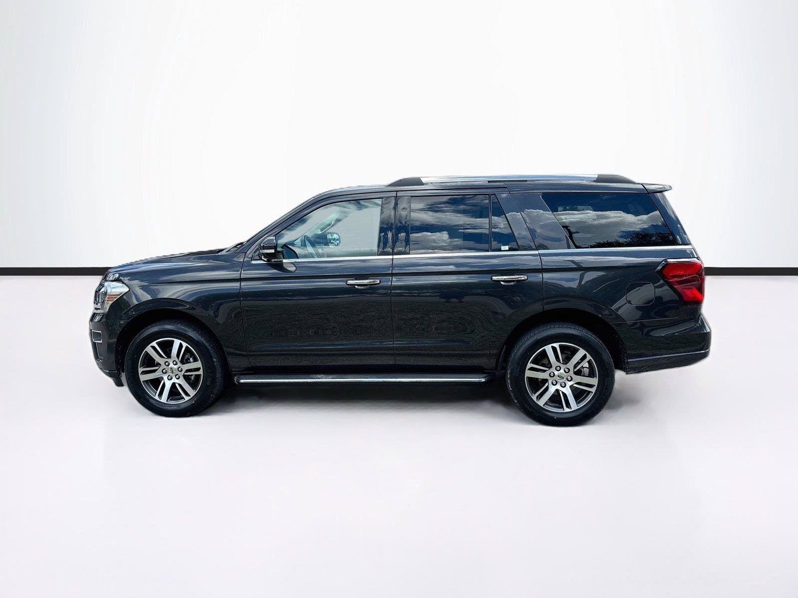 Used 2023 Ford Expedition Limited RWD image 4