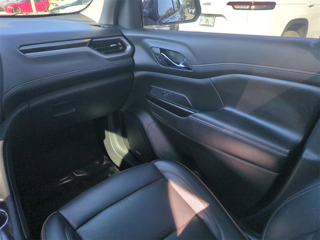 Used 2022 GMC Acadia AT4 w/ Technology Package image 19