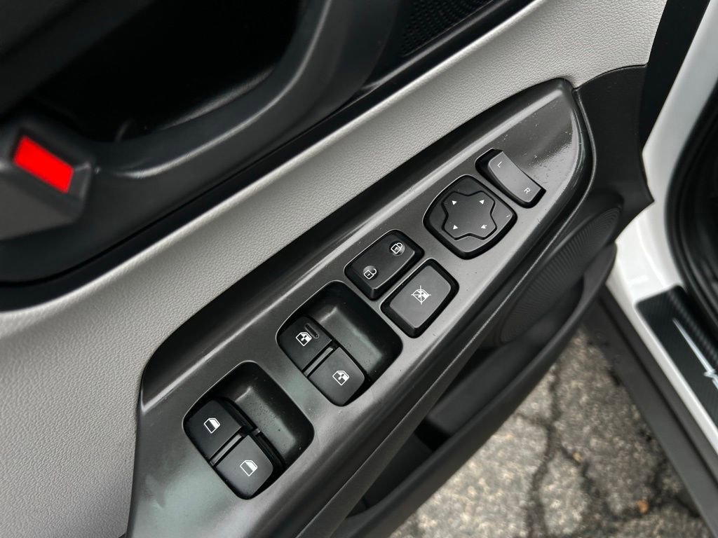 Used 2023 Hyundai Kona SEL image 16